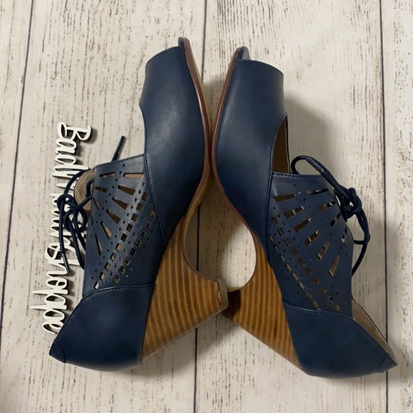 *Chelsea Crew Modcloth Peep Toe Kitten Heels Style Javitz in Navy Size 37 - Picture 7 of 10